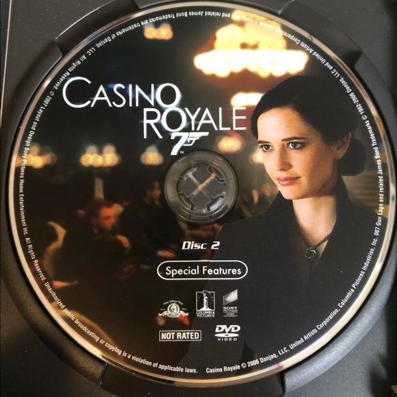 James Bond in Casino Royale (DVD, 2007, 2-Disc Set, Widescreen Edition PG-13) - Picture 8 of 10